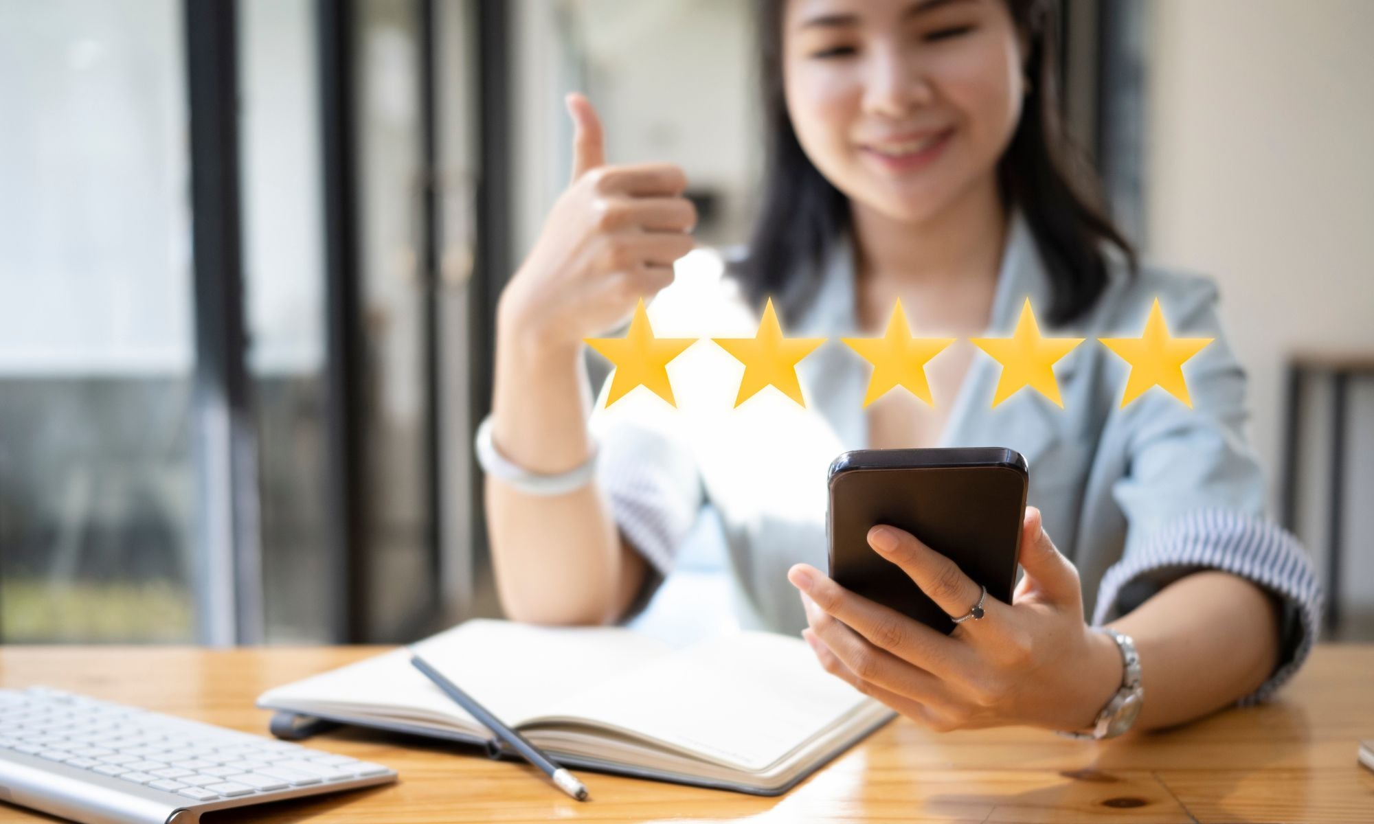 A women giving reviews using her phone